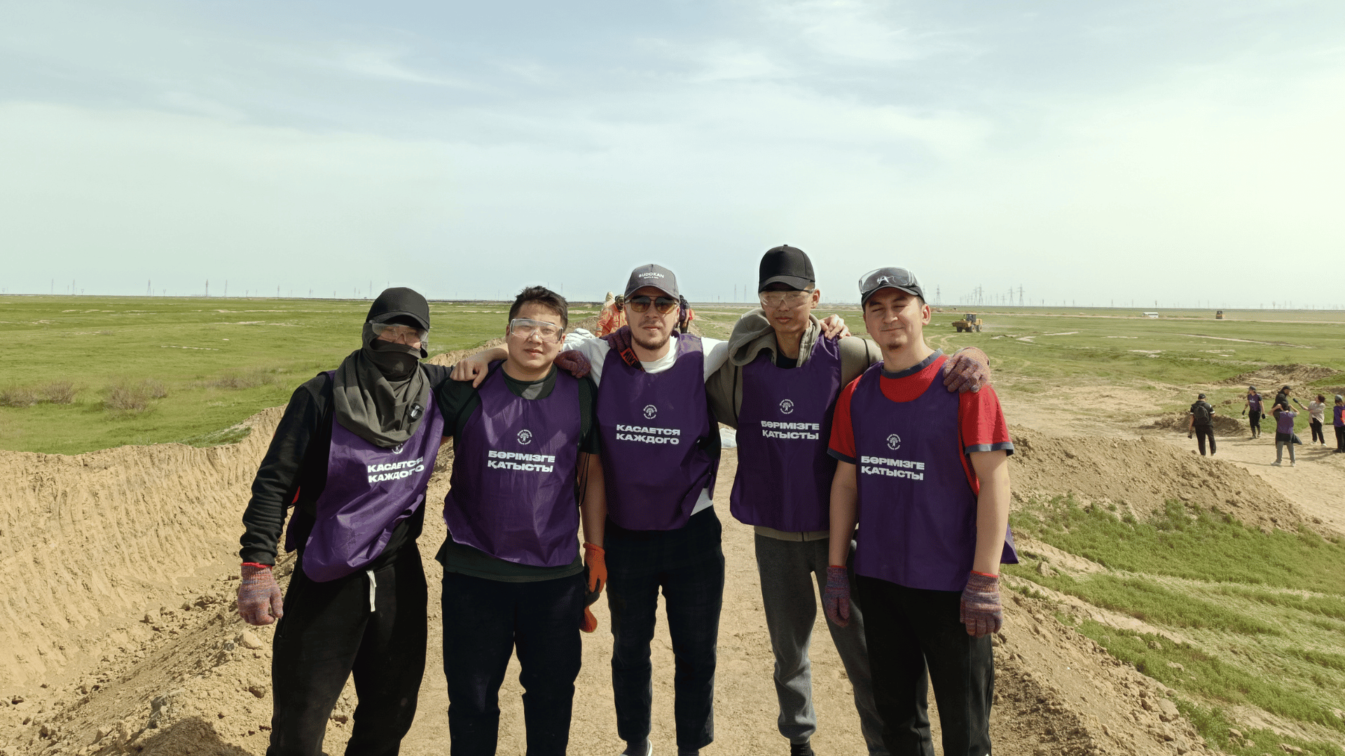 Как добровольцы помогают защищать казахстанцев от паводков