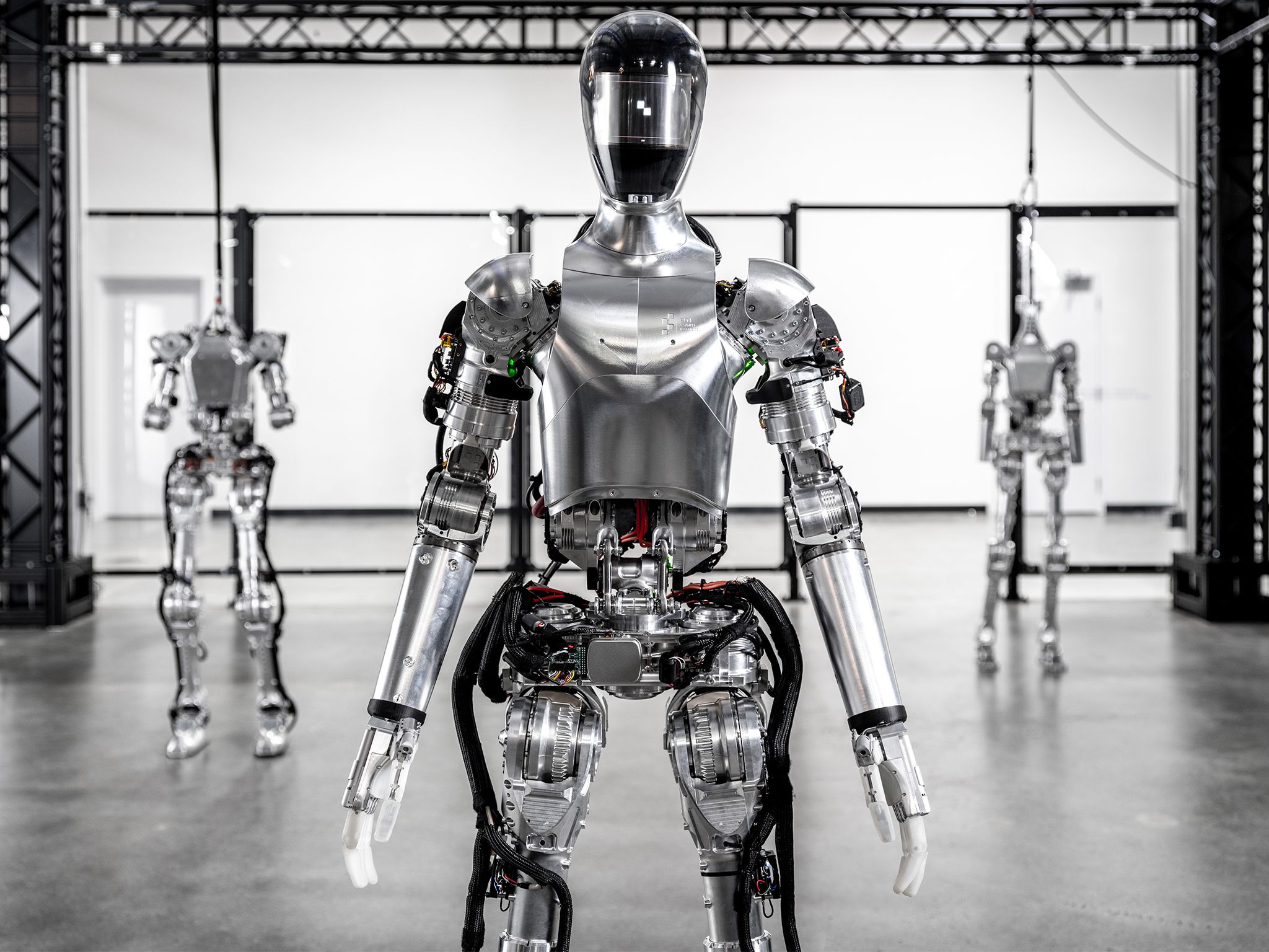 Роботы Figure AI уже на заводах, 500 Global вложился в казахстанский стартап, а Китай выдал грант на космические технологии 